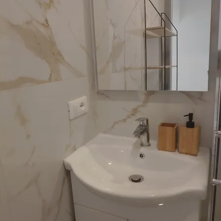 The Little Terrace Flat Apartment *