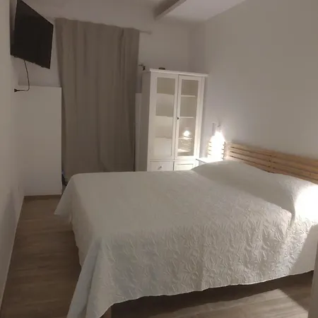 The Little Terrace Flat Apartment